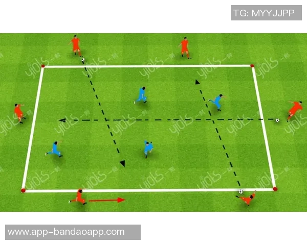 足球传接球技巧教学与实战应用探讨与分析 足球传接球技巧教学与实战应用探讨与分析