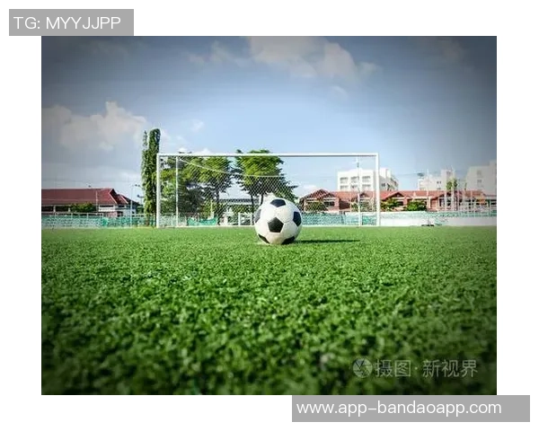 足球场上的爱恋瞬间记录我们共同的青春与梦想